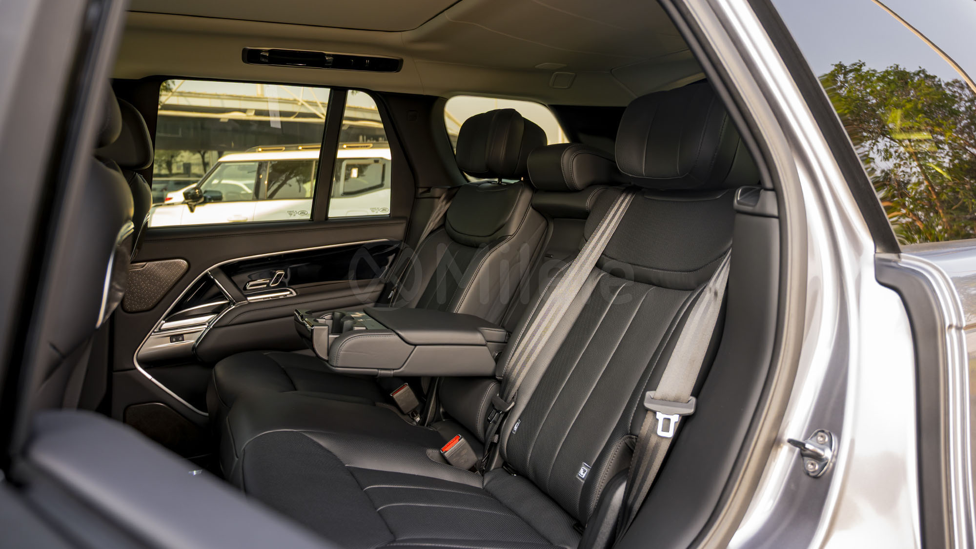 
								(RHD) LAND ROVER RANGE ROVER AUTOBIOGRAPHY 3.0D AT AWD MY2025 – GREY full									