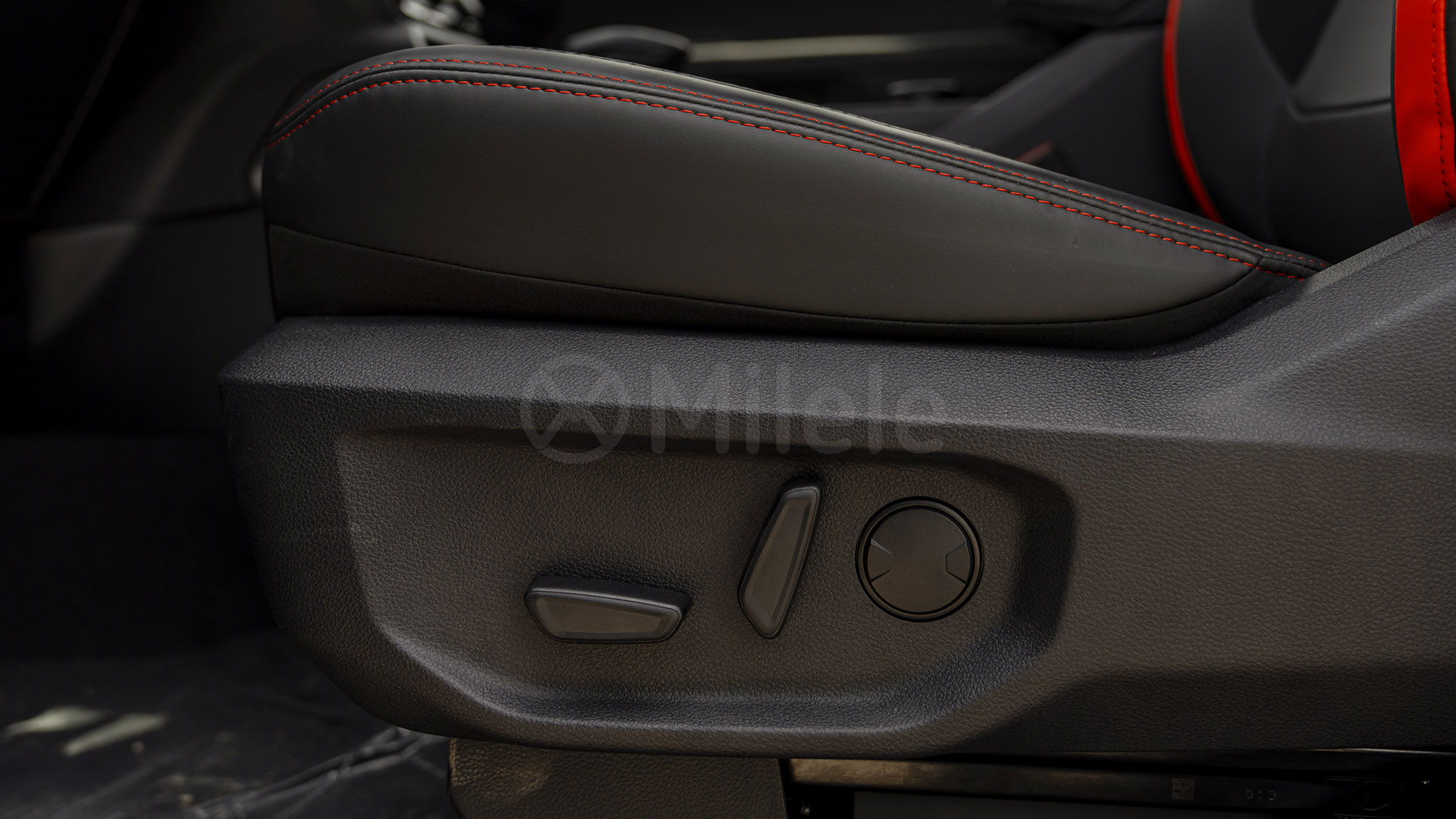 
(LHD) FORD RANGER RAPTOR 2.0D AT MY2025 – ABSOLUTE BLACK full									