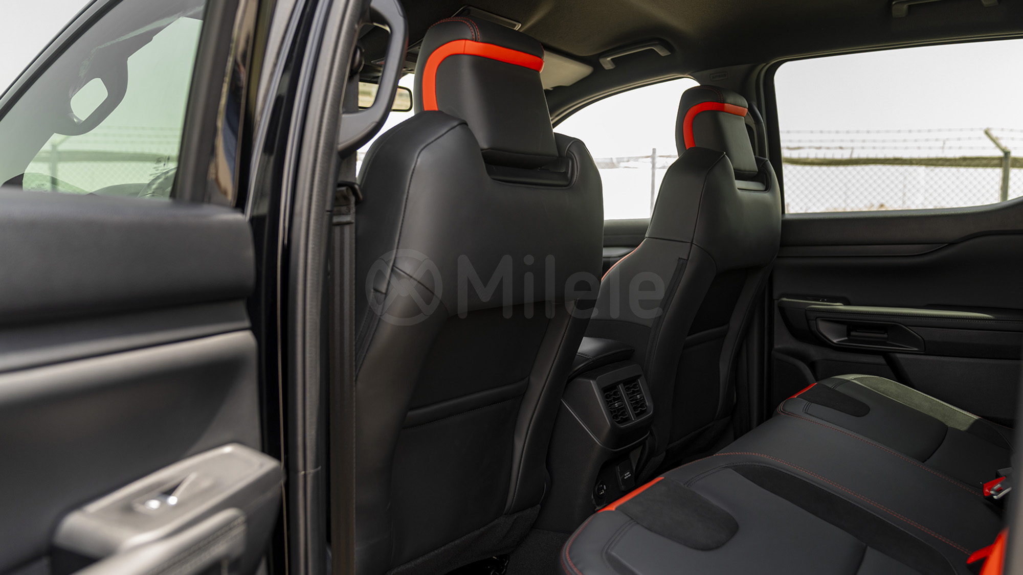 
(LHD) FORD RANGER RAPTOR 2.0D AT MY2025 – ABSOLUTE BLACK full									