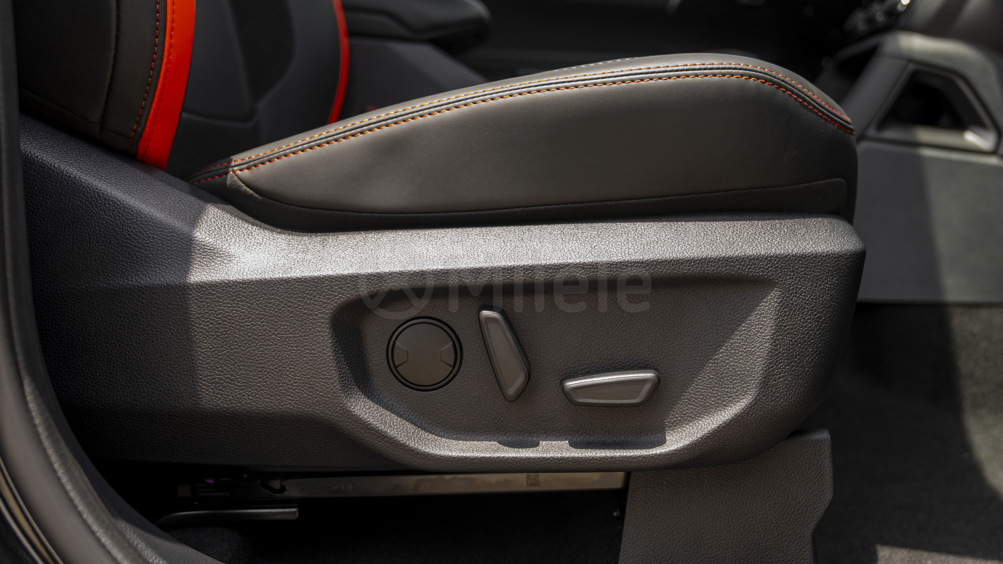 
(LHD) FORD RANGER RAPTOR 2.0D AT MY2025 – ABSOLUTE BLACK full									