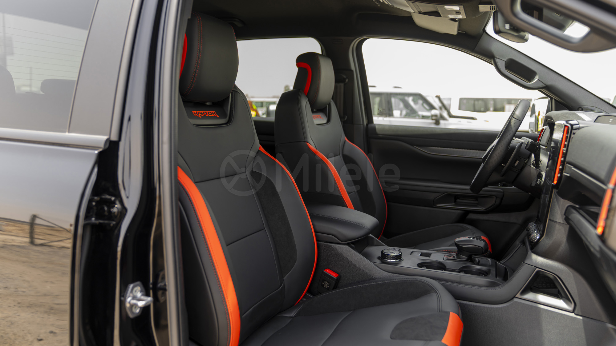 
(LHD) FORD RANGER RAPTOR 2.0D AT MY2025 – ABSOLUTE BLACK full									