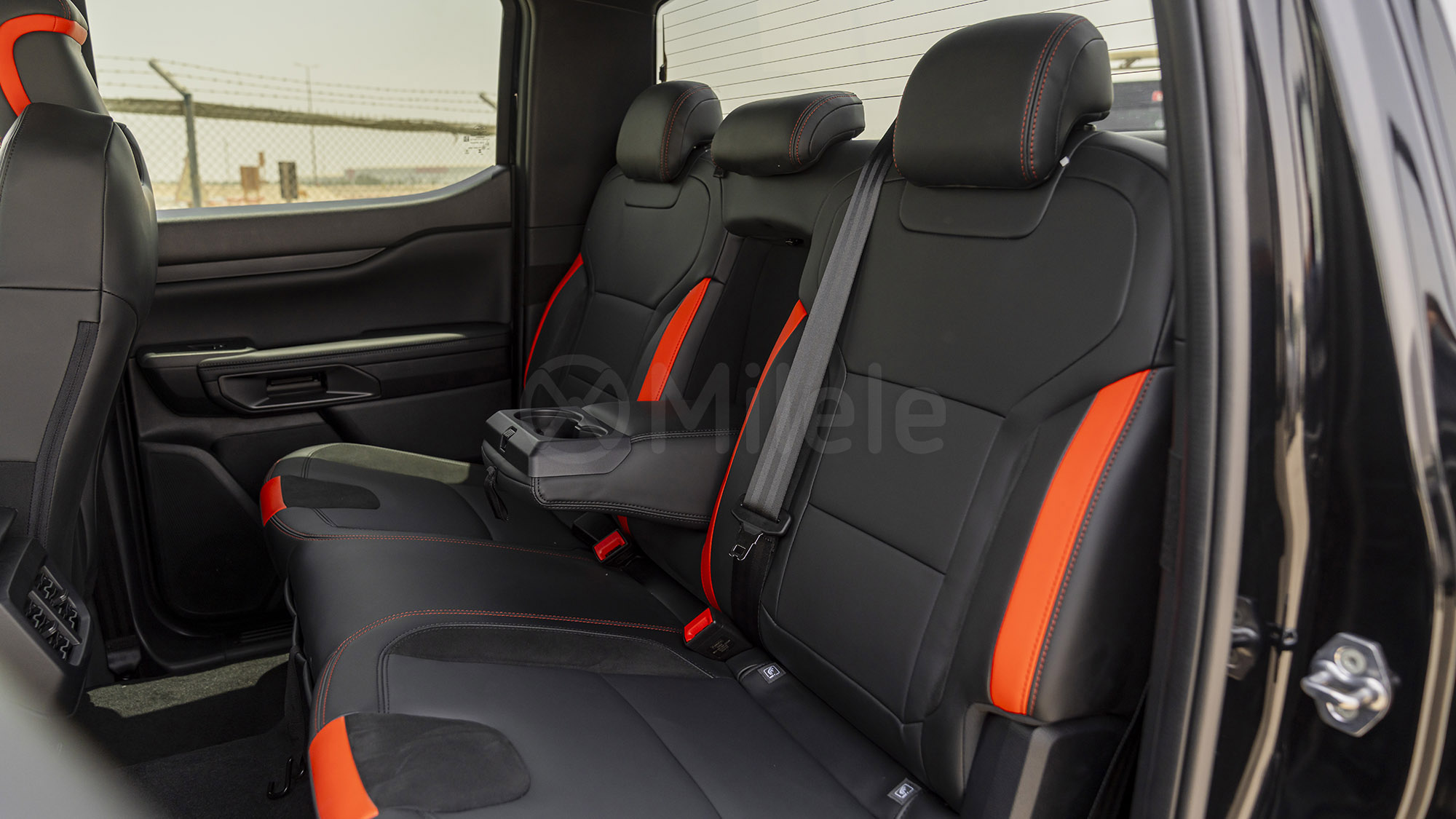 
(LHD) FORD RANGER RAPTOR 2.0D AT MY2025 – ABSOLUTE BLACK full									