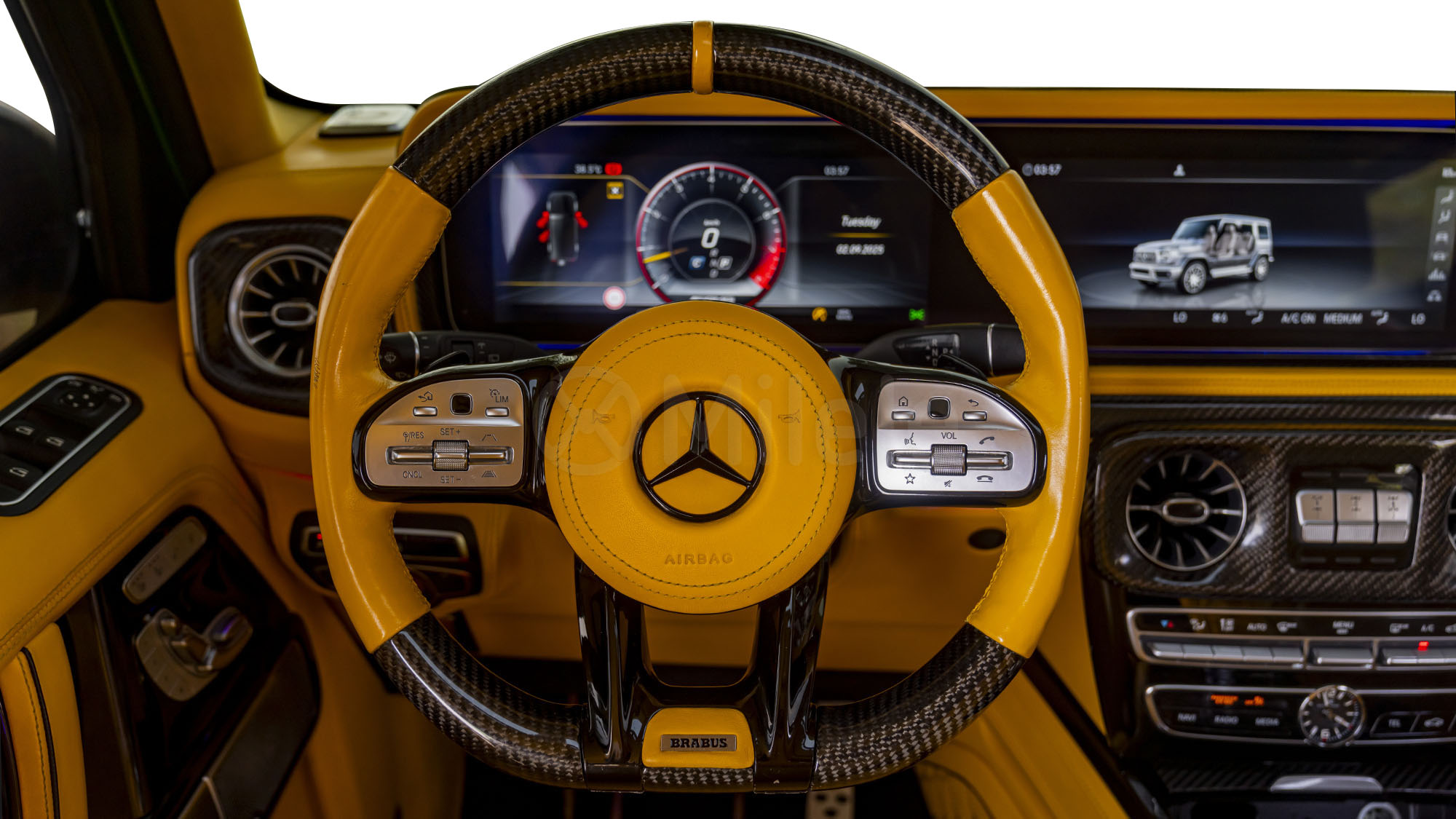 
(LHD) MERCEDES-BENZ G63 BRABUS 800 4.0P AT MY2019 – BEIGE full									