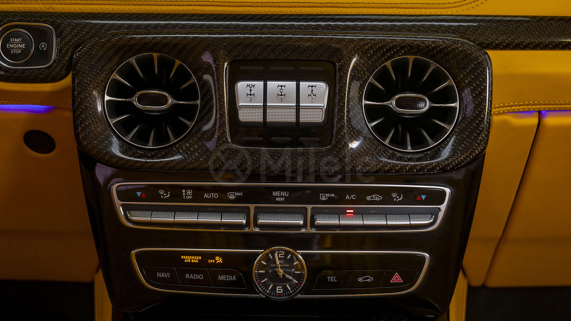 
(LHD) MERCEDES-BENZ G63 BRABUS 800 4.0P AT MY2019 – BEIGE full									