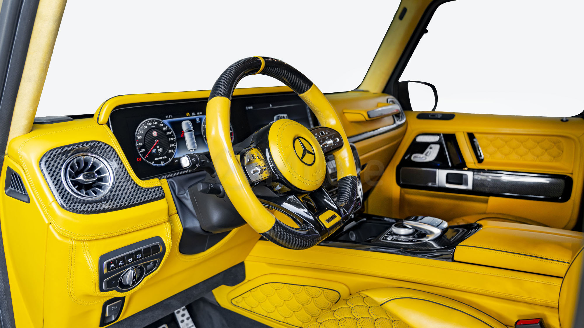 
(LHD) MERCEDES-BENZ G63 BRABUS 800 4.0P AT MY2019 – BEIGE full									