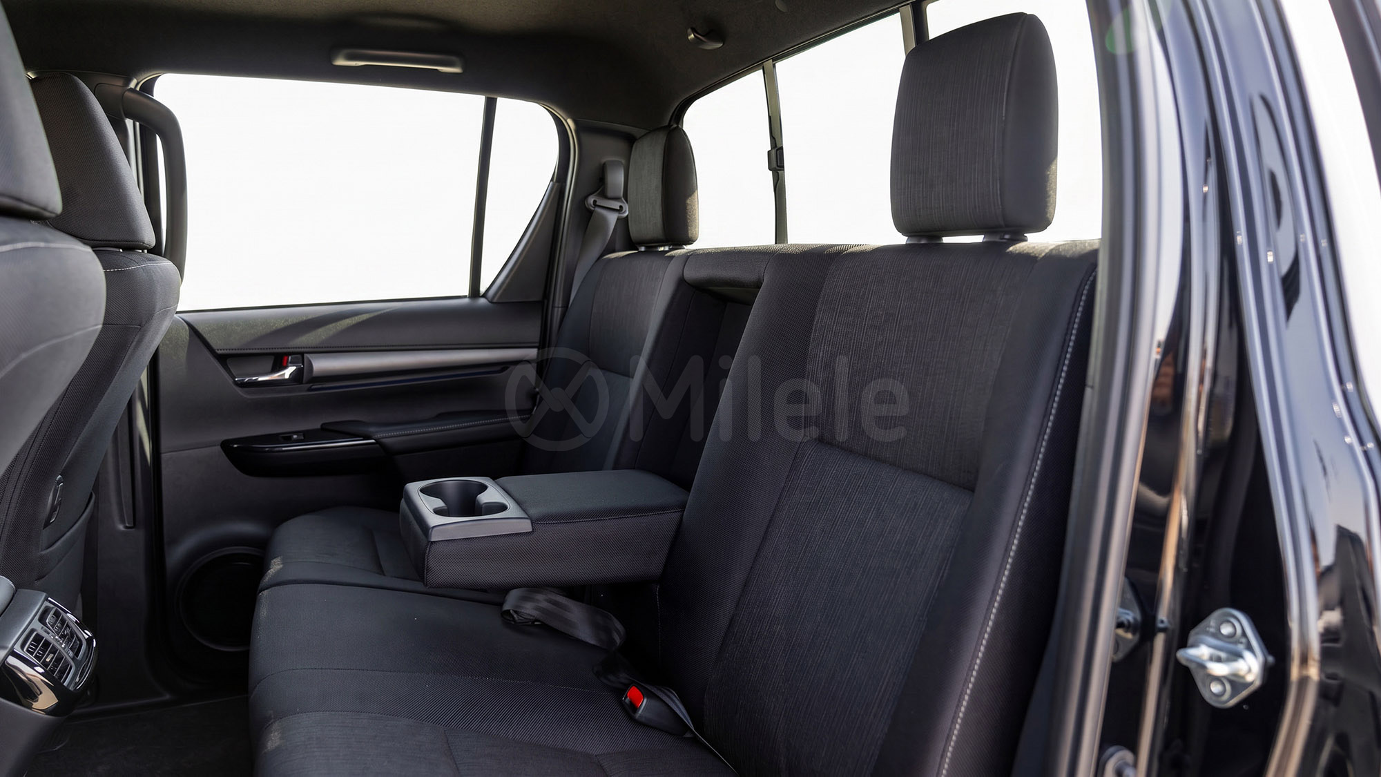 
(LHD) TOYOTA HILUX DC ADVENTURE 4.0P AT 4X4 MY2025 – BLACK full									