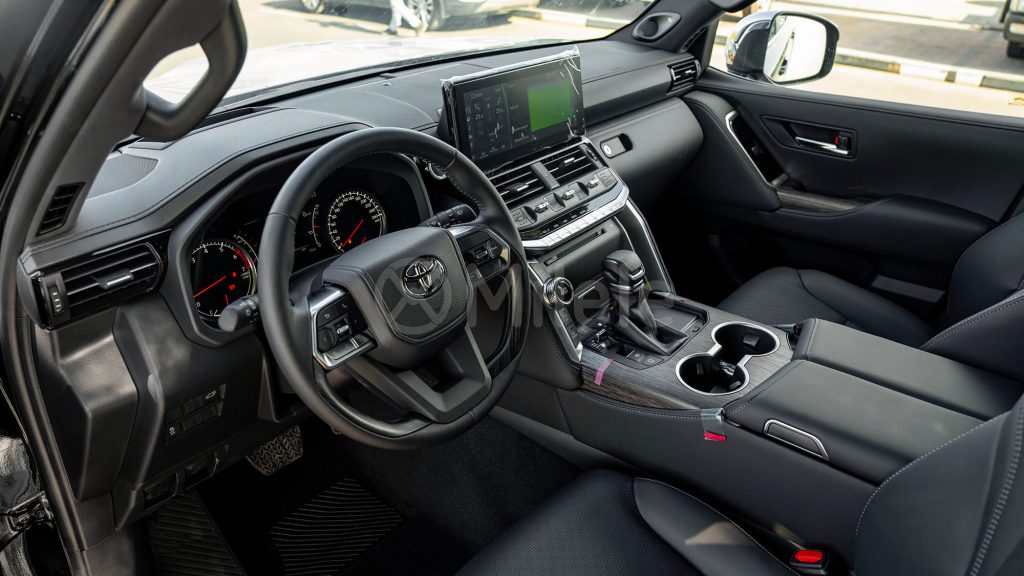 (LHD) LC300 VXR 3.5P AT MY2025 – ATTITUDEBLACK