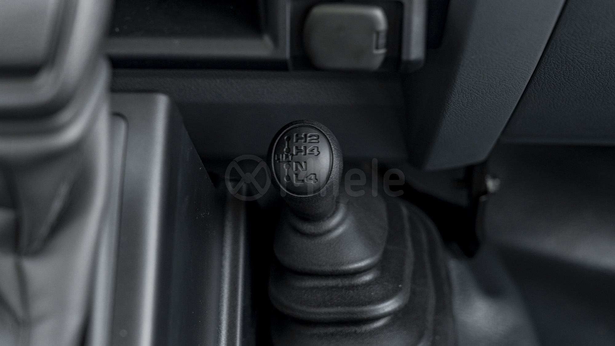 
(LHD) TOYOTA LAND CRUISER 78 2.8D AT 4X4 MY2025 – WHITE full									