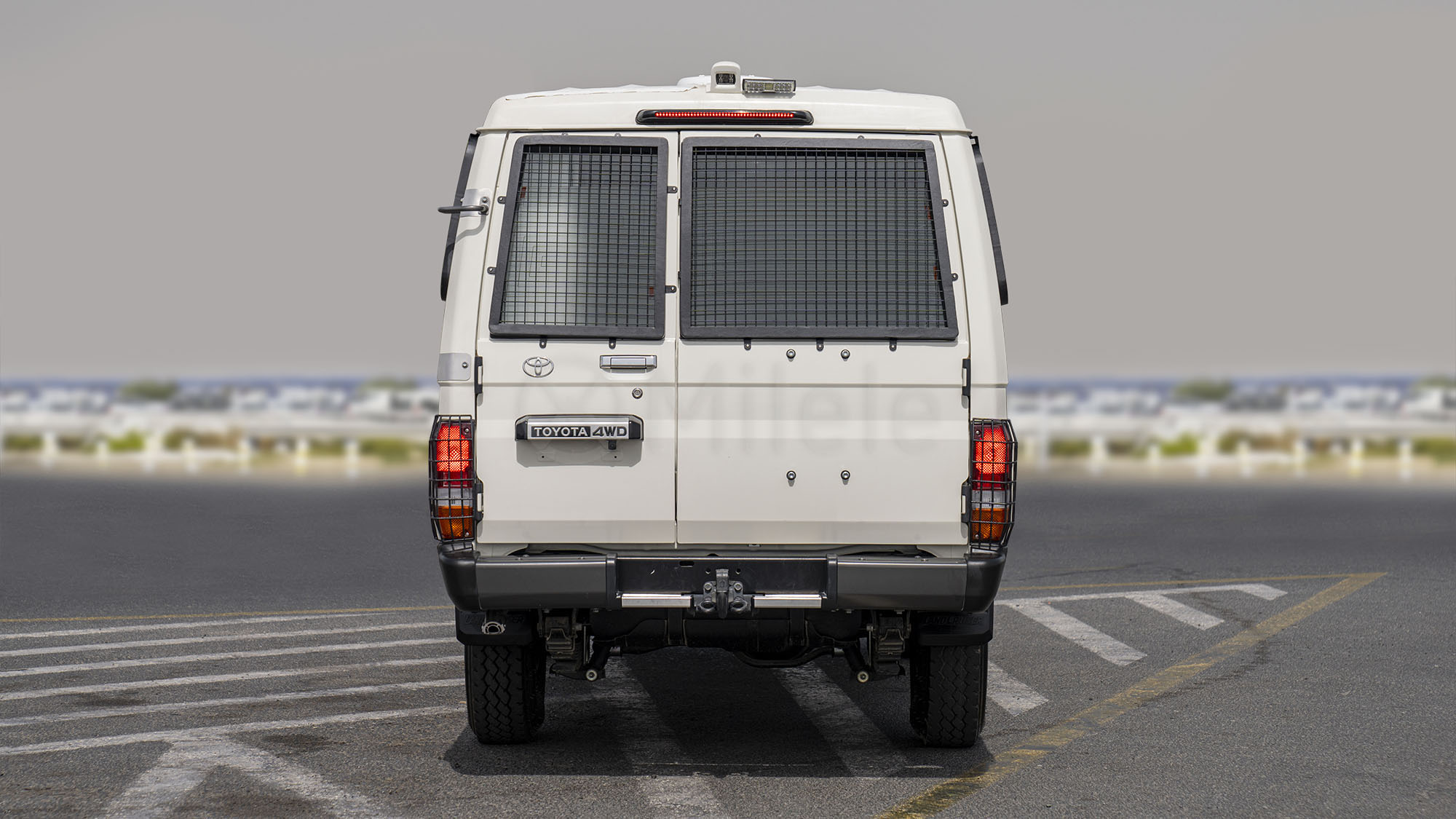 
(LHD) TOYOTA LC78 4.2D MT MY2025 – WHITE full									