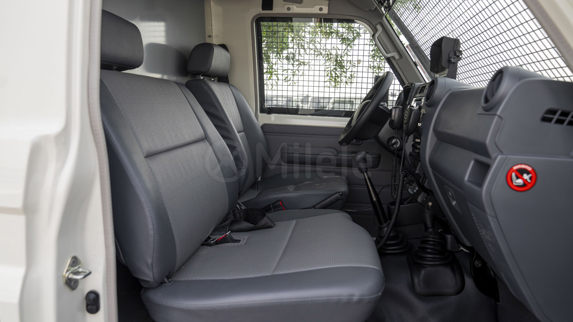 
(LHD) TOYOTA LC78 4.2D MT MY2025 – WHITE full									