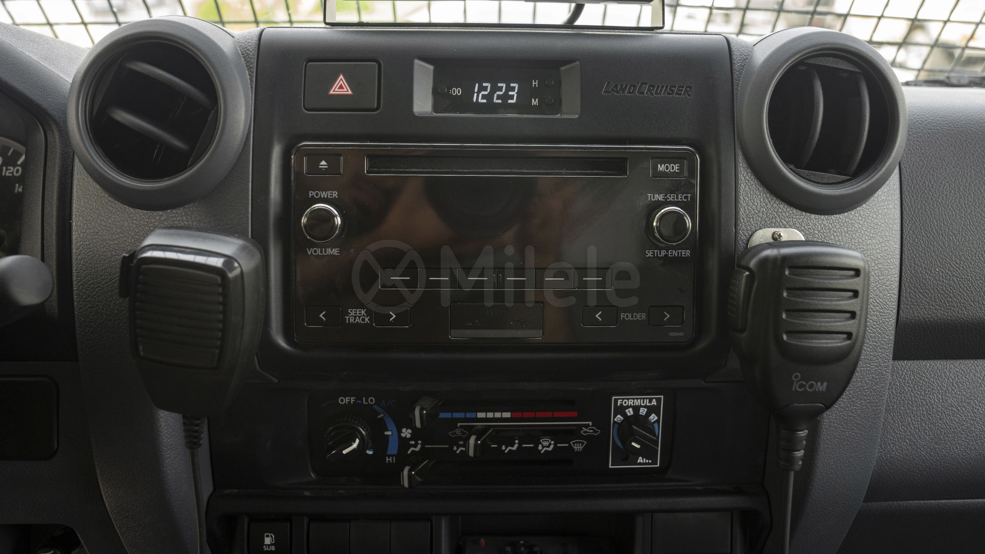 
(LHD) TOYOTA LC78 4.2D MT MY2025 – WHITE full									