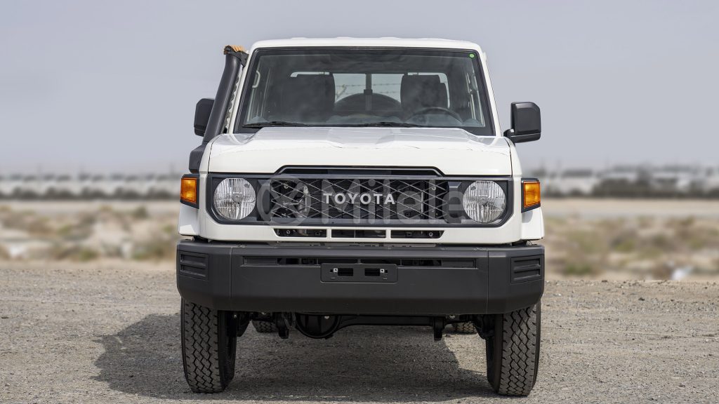 (LHD) LC79DC 4.2D MT MY2025 – WHITE