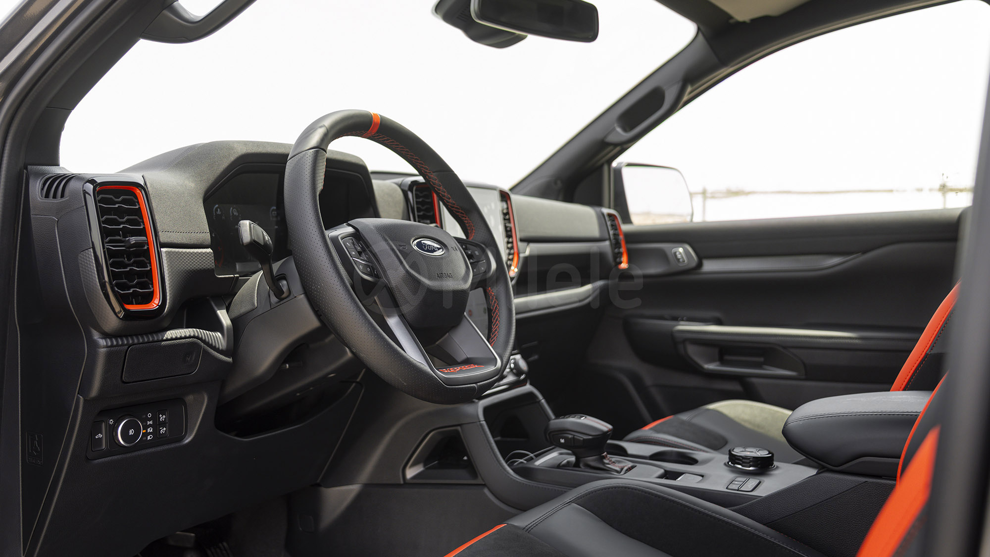 
(LHD) FORD RANGER RAPTOR 2.0D AT MY2025 – METEOR GREY full									