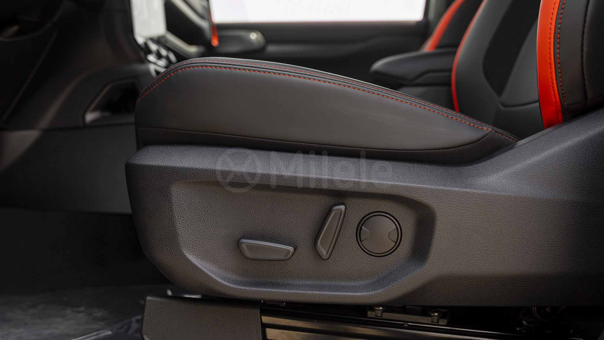 
(LHD) FORD RANGER RAPTOR 2.0D AT MY2025 – METEOR GREY full									