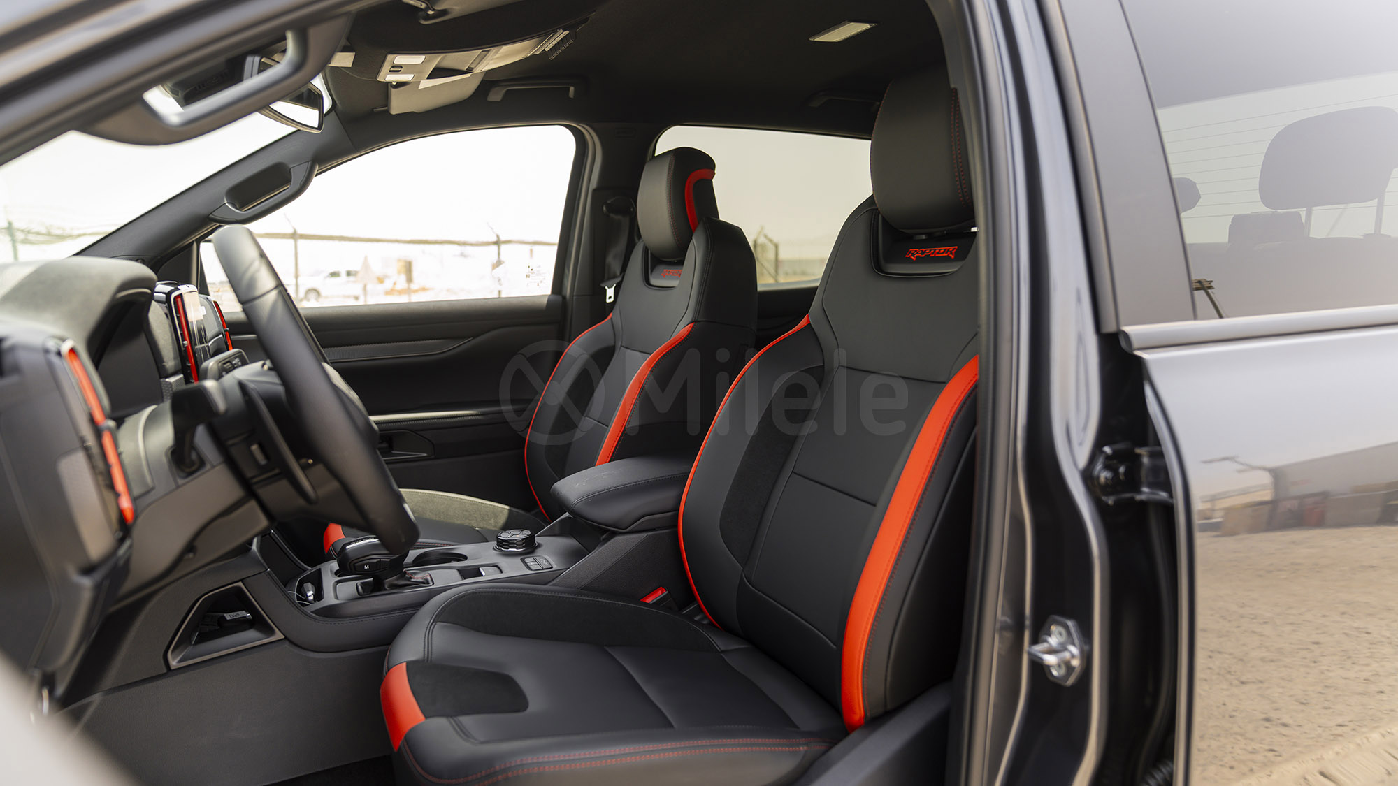 
(LHD) FORD RANGER RAPTOR 2.0D AT MY2025 – METEOR GREY full									