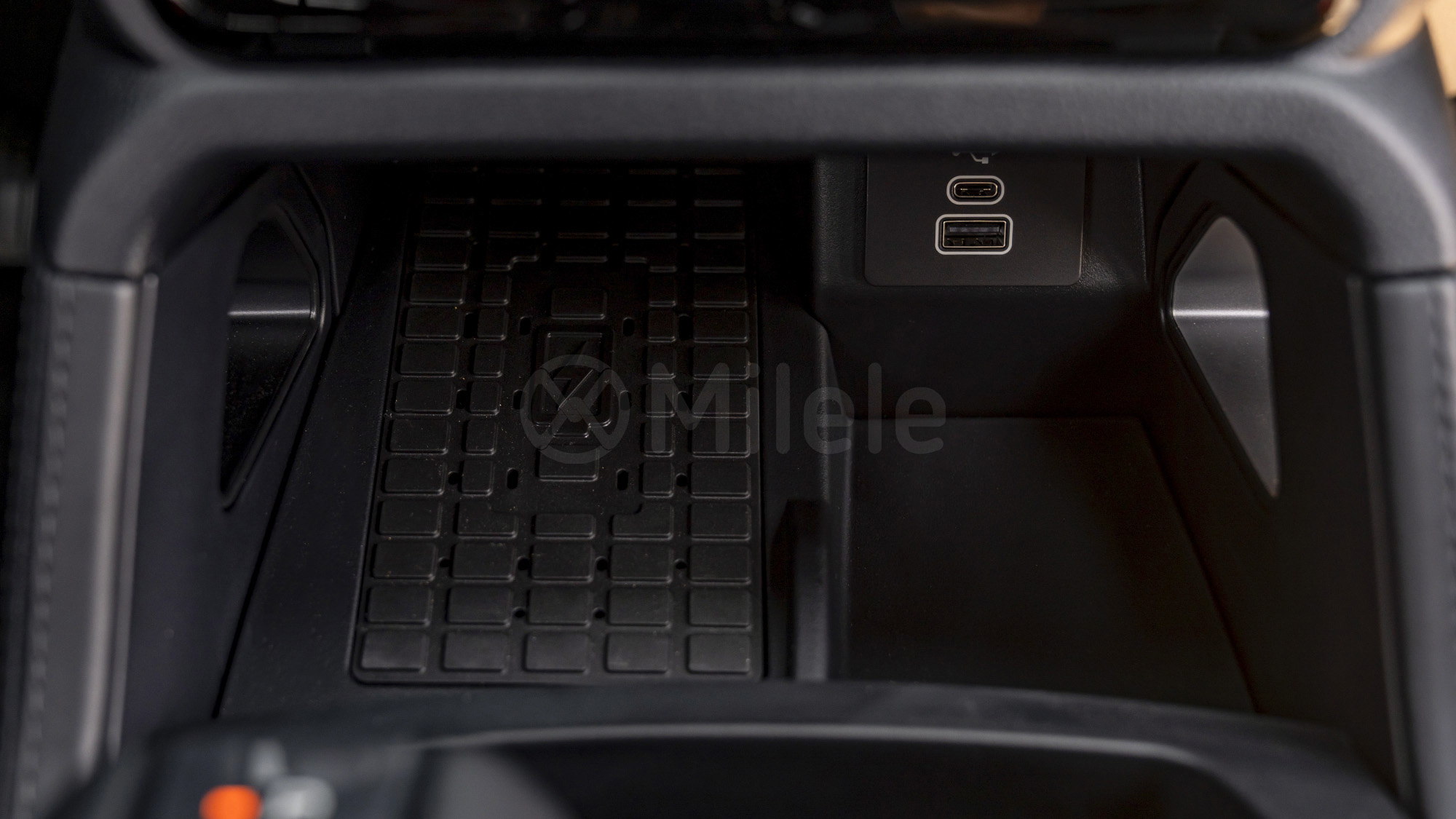 
(LHD) FORD RANGER RAPTOR 2.0D AT MY2025 – BLACK full									