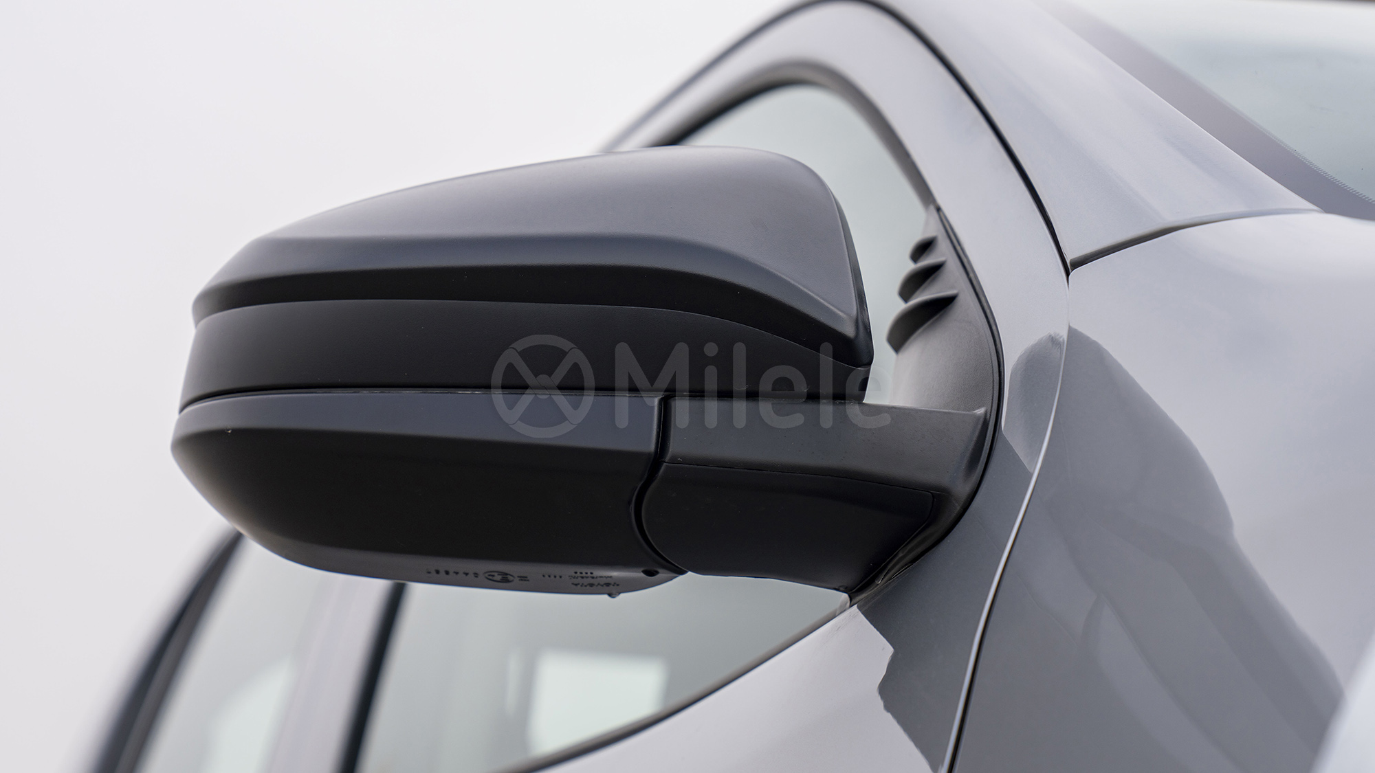 
(LHD) TOYOTA HILUX DC 2.4D MT 4X4 P. WINDOW MY2026 – SILVER full									