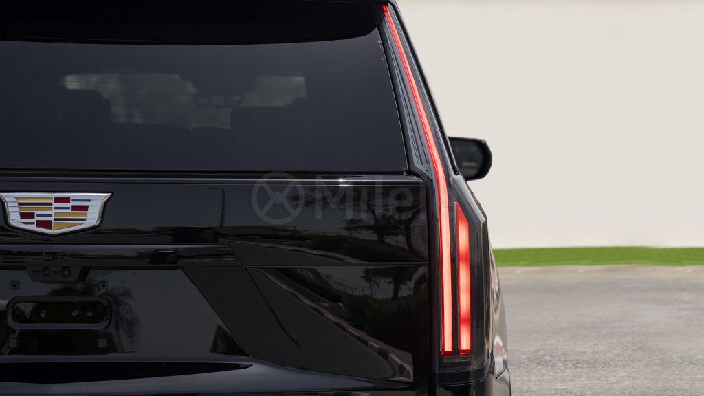 (LHD) CADILLAC ESCALADE SPORTS PLATINUM 6.2P AT 4X4 MY2025 – BLACK
