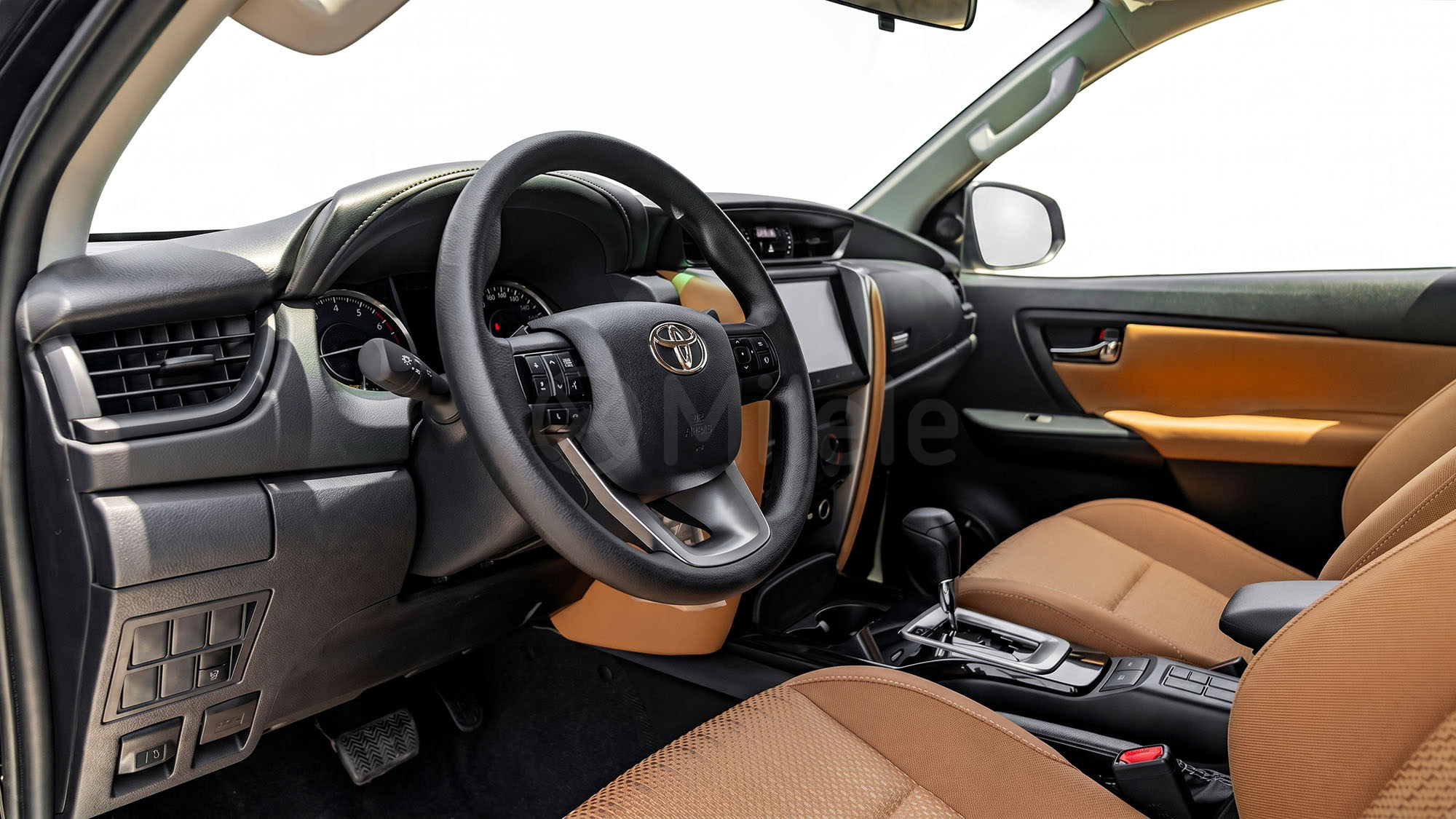 
(LHD) TOYOTA FORTUNER 2.7P AT 4X4 MY2026 – BLACK full									