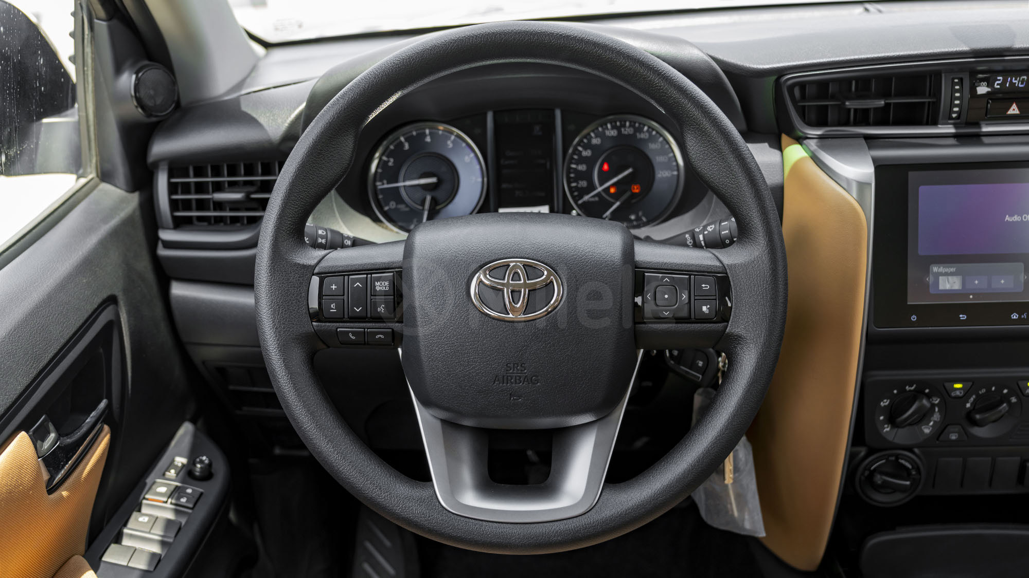 
(LHD) TOYOTA FORTUNER 2.7P AT 4X4 MY2026 – BLACK full									