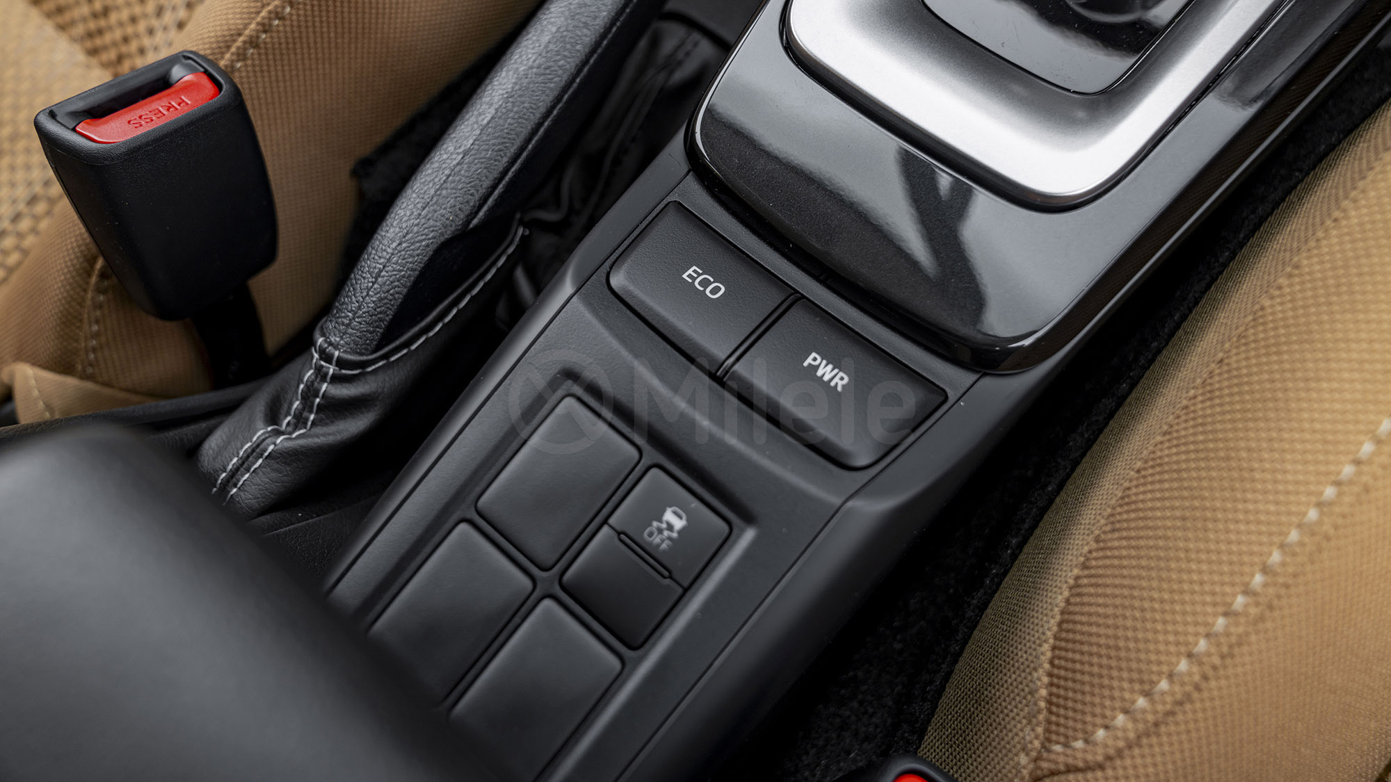 
(LHD) TOYOTA FORTUNER 2.7P AT 4X4 MY2026 – BLACK full									