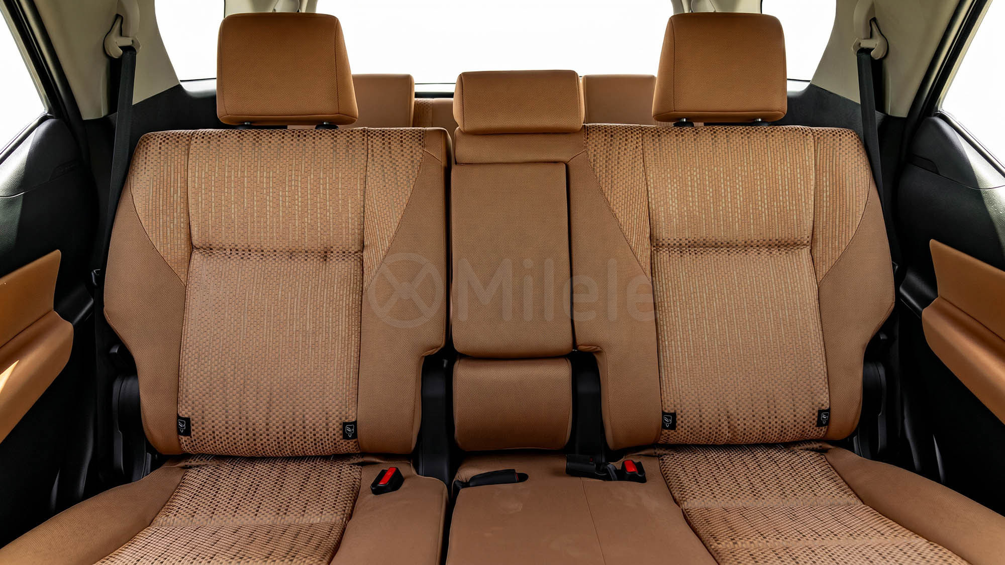 
(LHD) TOYOTA FORTUNER 2.7P AT 4X4 MY2026 – BLACK full									