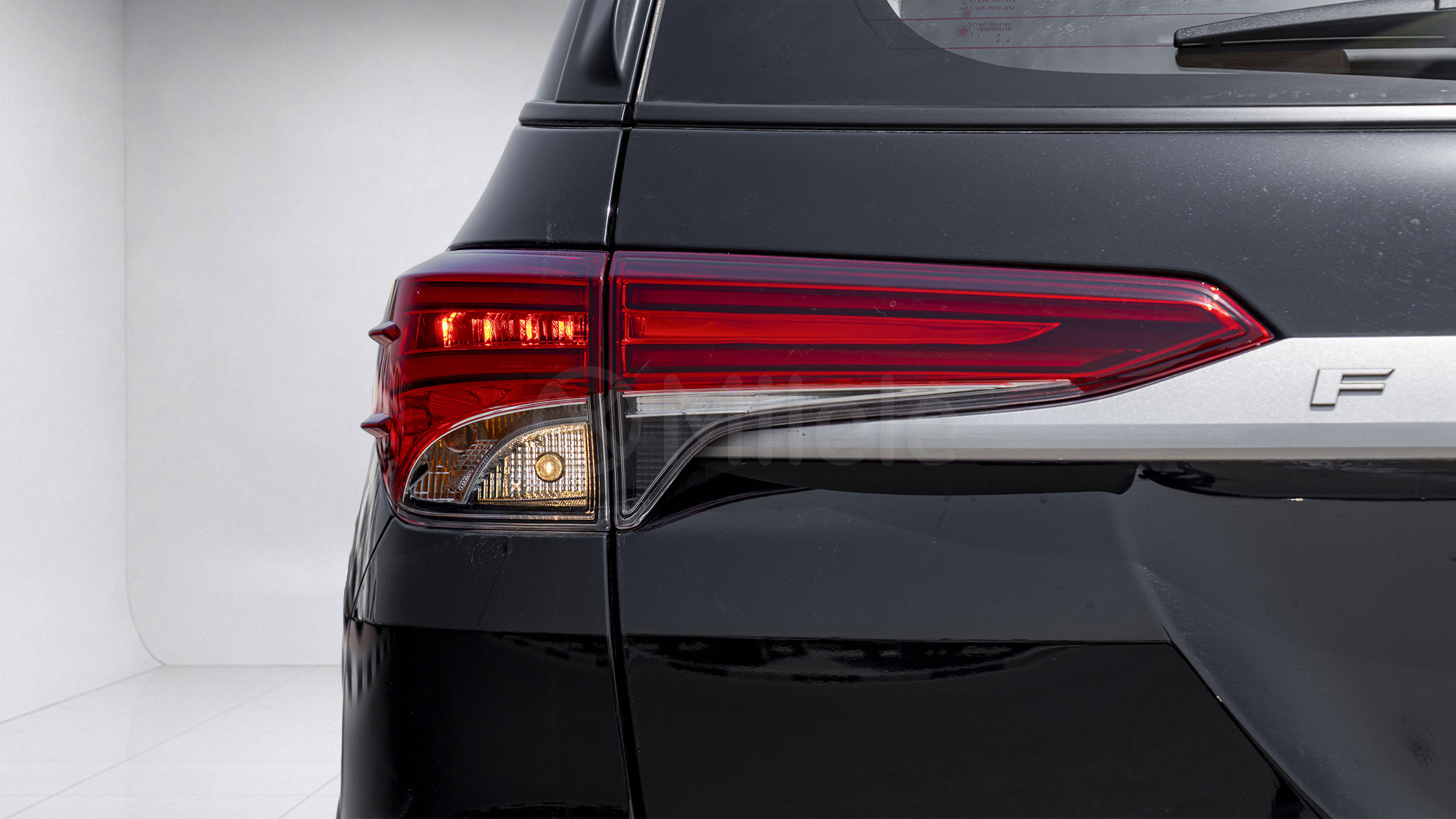 
(LHD) TOYOTA FORTUNER 2.7P AT 4X4 MY2026 – BLACK full									
