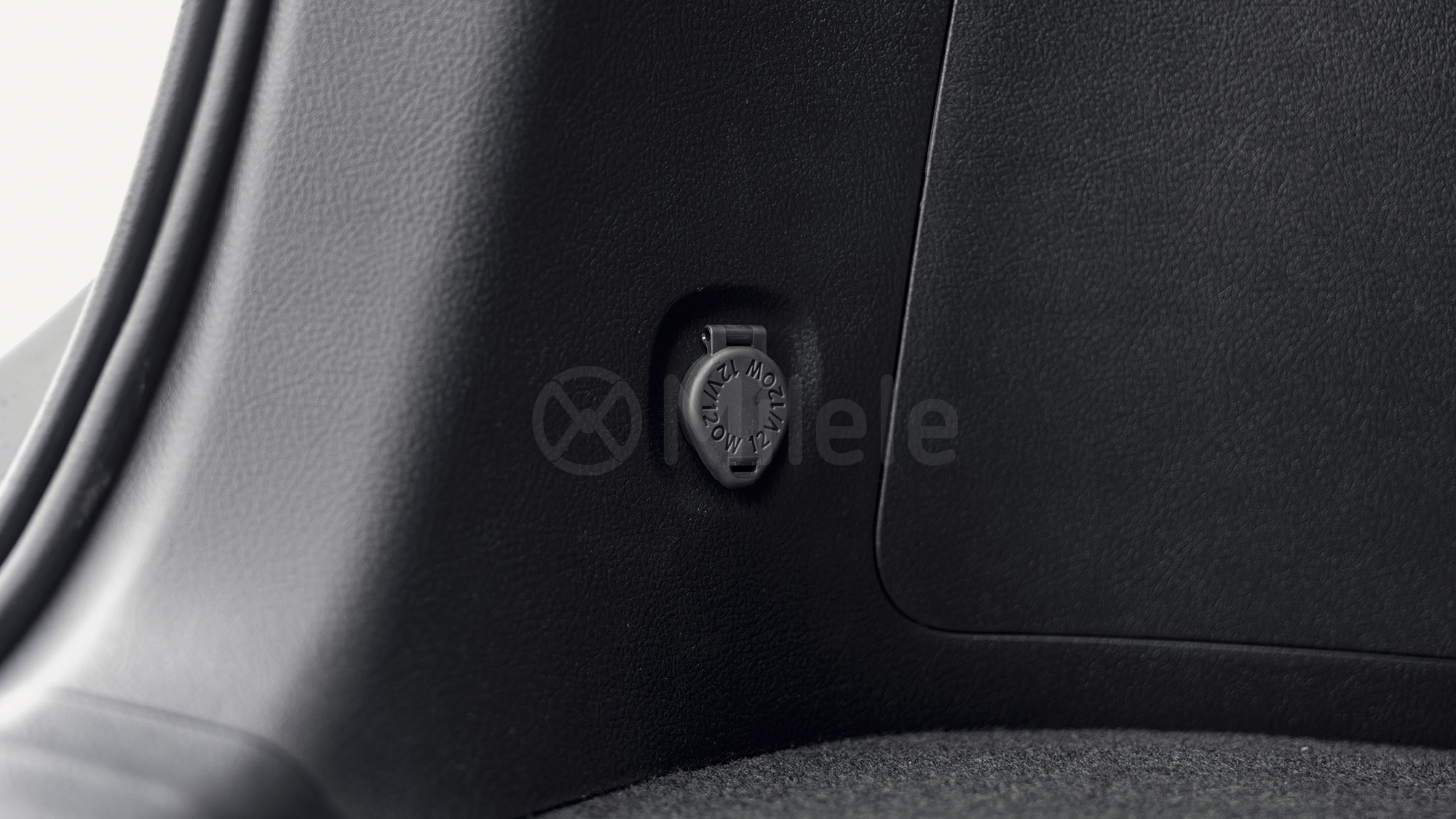 
(LHD) TOYOTA FORTUNER 2.7P AT 4X4 MY2026 – BLACK full									