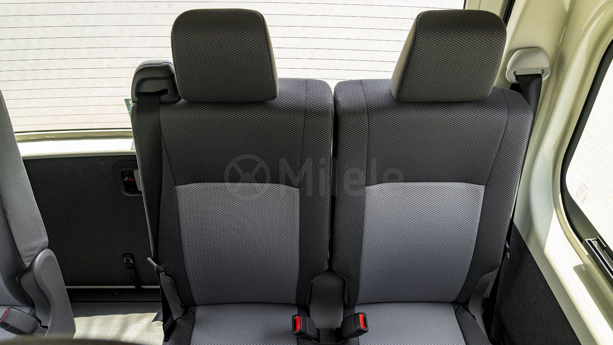 
(LHD) TOYOTA HIACE HR 3.5P MT RWD 13 SEATER MY2026 – WHITE full									