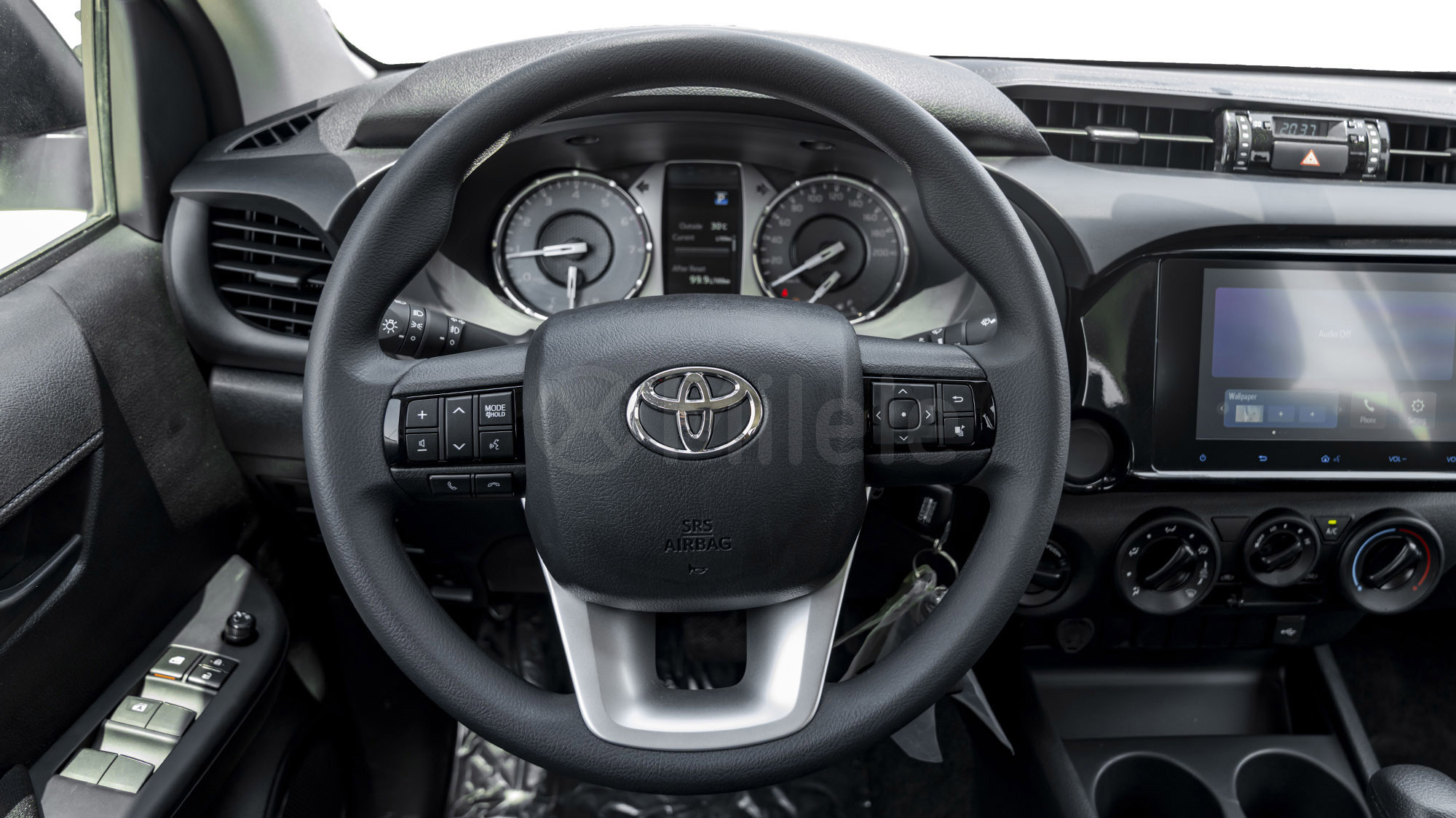 
(LHD) TOYOTA HILUX DC 2.7P AT 4X4 MY2026 – WHITE full									