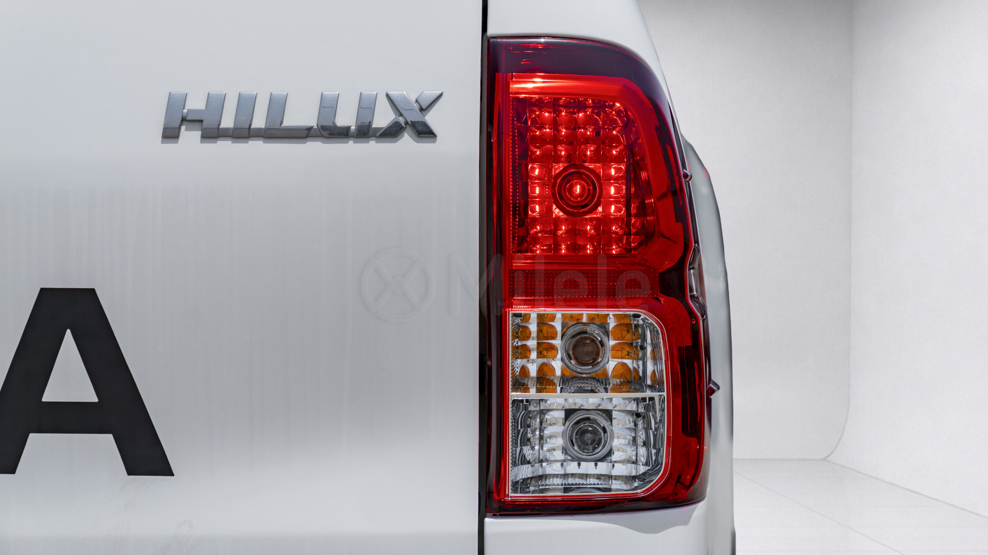 
(LHD) TOYOTA HILUX DC 2.7P AT 4X4 MY2026 – WHITE full									