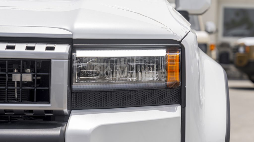 (LHD) TOYOTA PRADO 250 GXR 2.8D AT 4X4 MY2025 – PLATINUM WHITE PEARL MC.