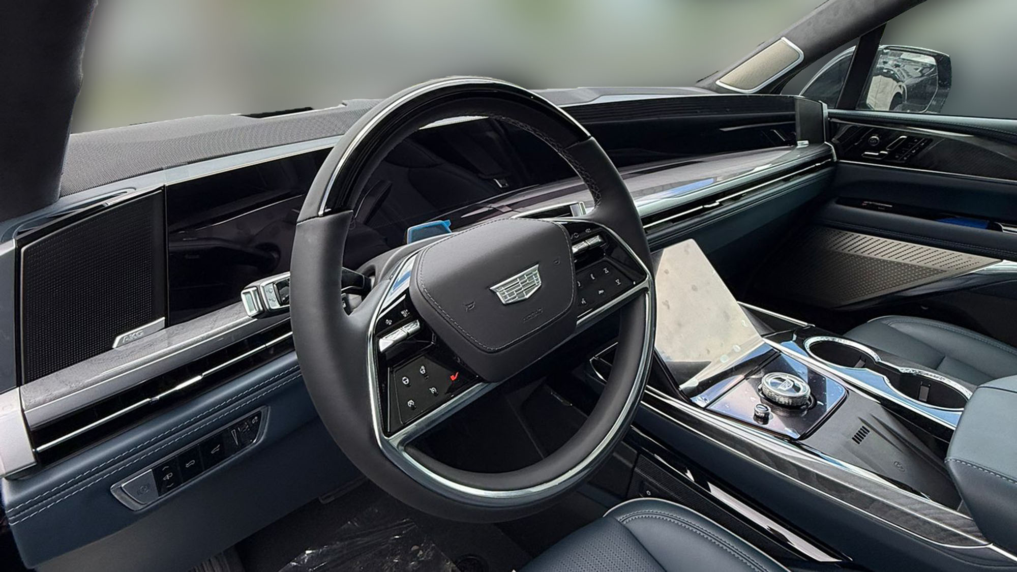 
(LHD) CADILLAC ESCALADE IQ PREMIUM SPORT EV AT MY2026 – COMING SOON full									
