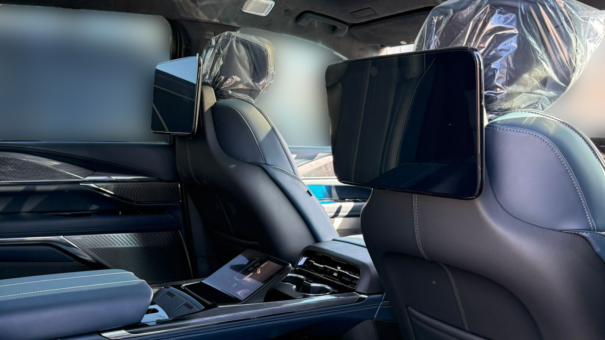 
(LHD) CADILLAC ESCALADE IQ PREMIUM SPORT EV AT MY2026 – COMING SOON full									