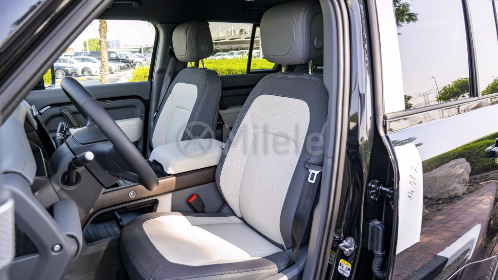 (LHD) DEFENDER 130 X-DYNAMIC HSE P400 3.0P AT AWD 2023 – Santorini Black