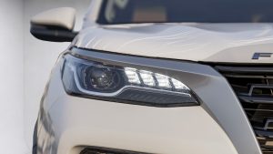 LFORTUNER2.7P 25 White Chamois 26 1 Copy
