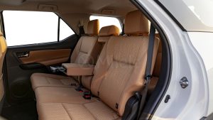 LFORTUNER2.7P 25 White Chamois 26 12 Copy