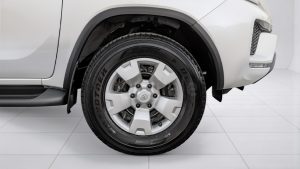 LFORTUNER2.7P 25 White Chamois 26 5 Copy