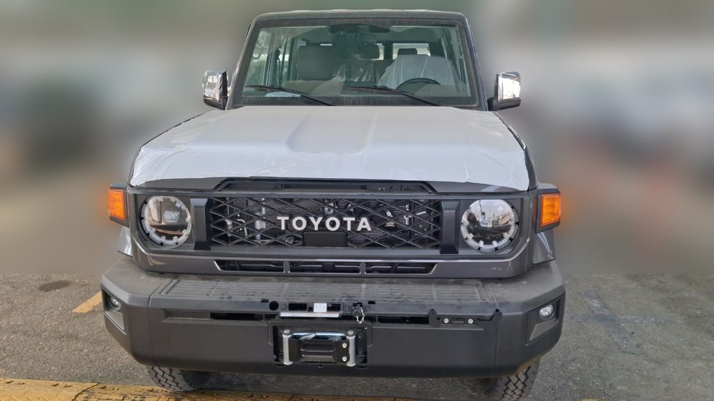 (LHD) TOYOTA LAND CRUISER 76 HARDTOP DLX2 2.8D AT 4WD MY2026 – GREY